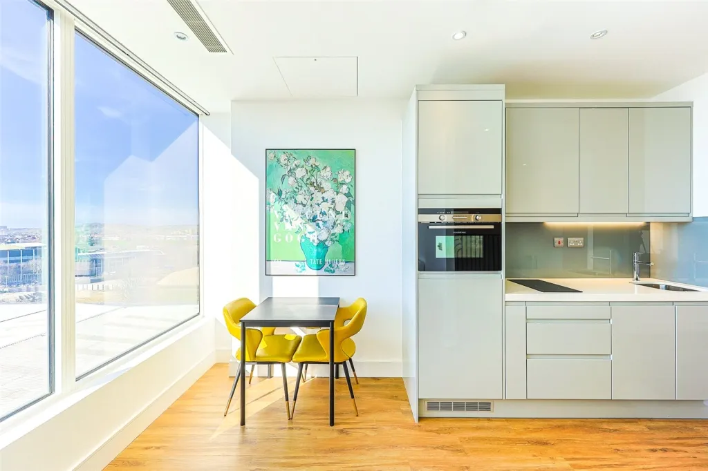 West Gate, Ealing, W5, photo 5