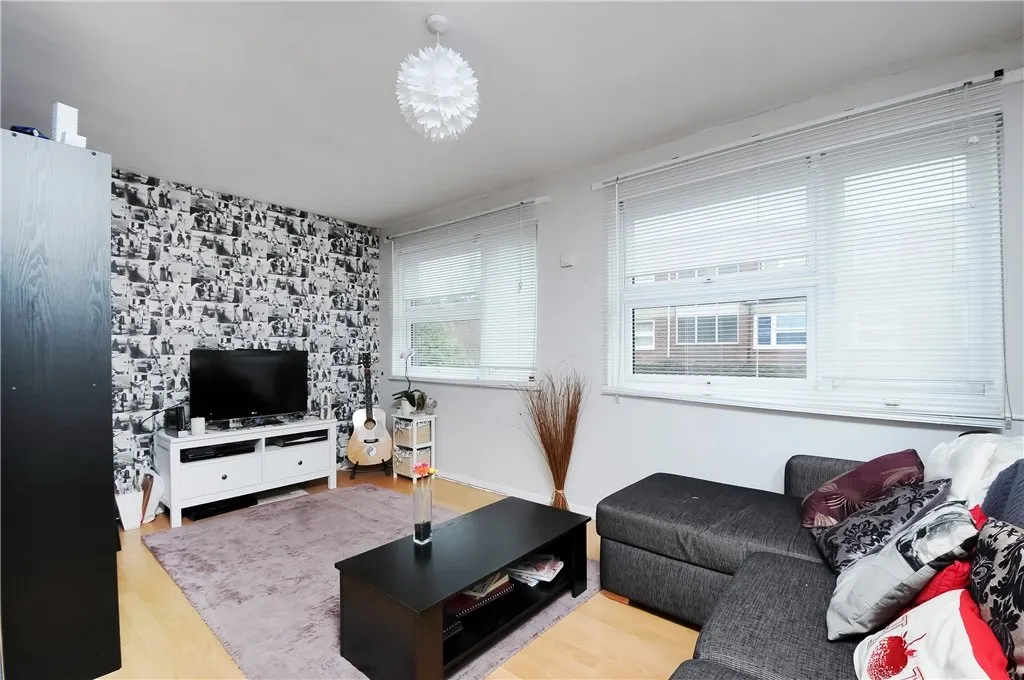 1 bed flat for sale — Larch Close, London, SW12 9SU