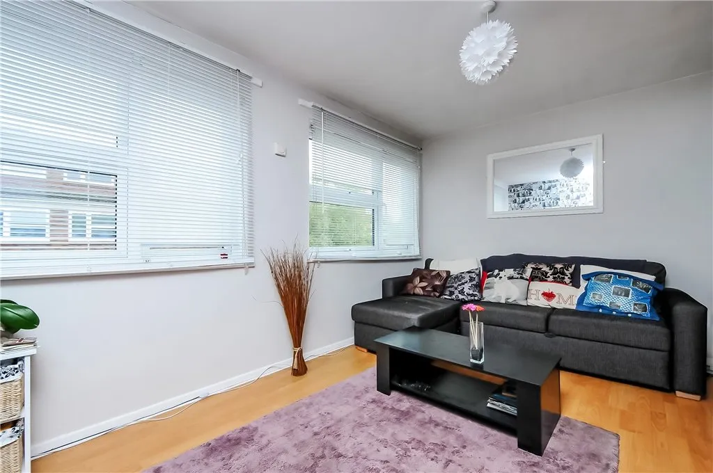 Larch Close, London, SW12 9SU, photo 6