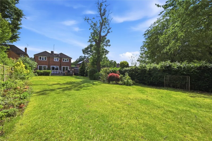 with 4 bedrooms in Bishop's Stortford, CM23, photo 2