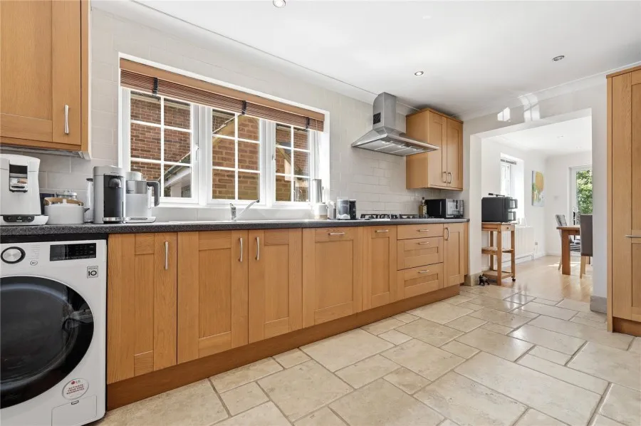 with 4 bedrooms in Bishop's Stortford, CM23, photo 6
