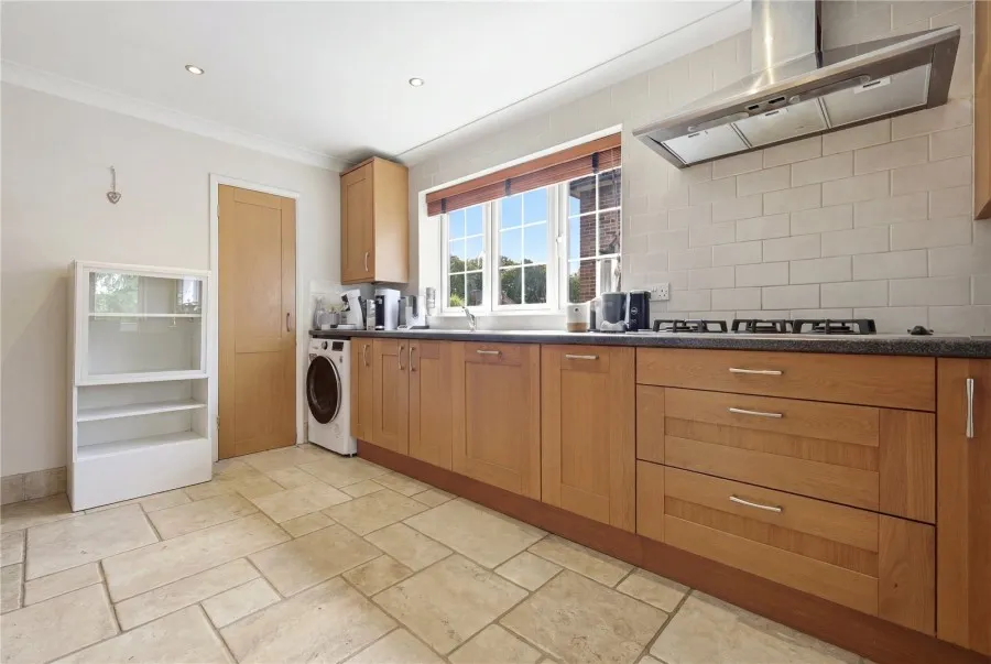 with 4 bedrooms in Bishop's Stortford, CM23, photo 7