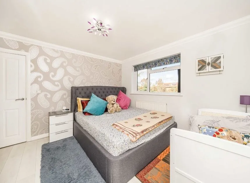 Beverley Road, Sunbury on Thames, TW16, photo 6