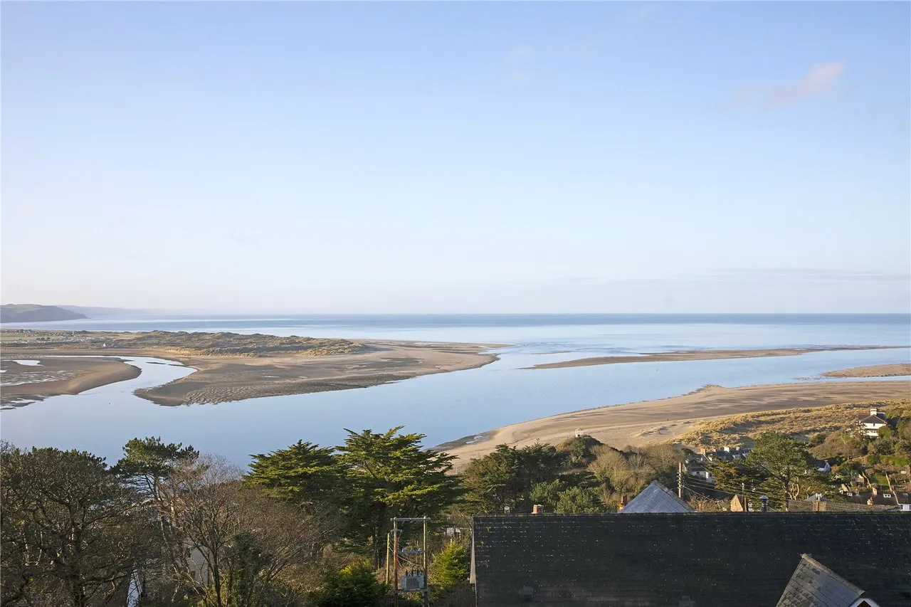 Ffordd Parc Y Llethrau, Aberdyfi, photo 16