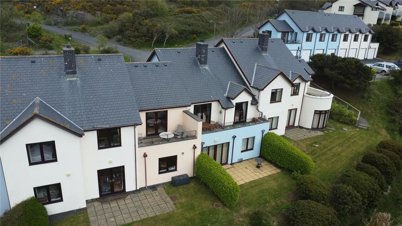 Ffordd Parc Y Llethrau, Aberdyfi, photo 18