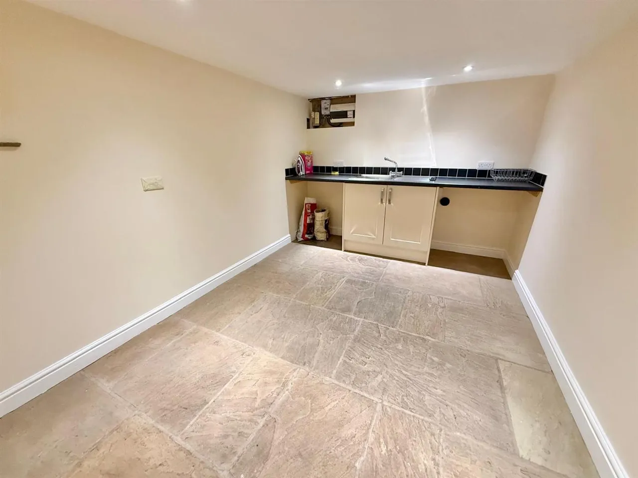 Rainow Road, Macclesfield, SK10, photo 10