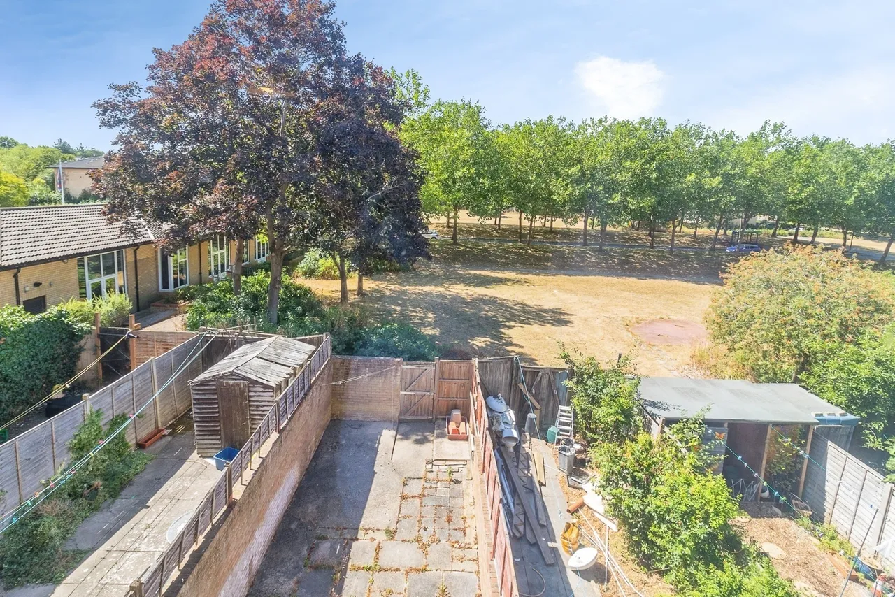 Stonecrop Place, Conniburrow, Milton Keynes, Buckinghamshire, MK14, photo 2