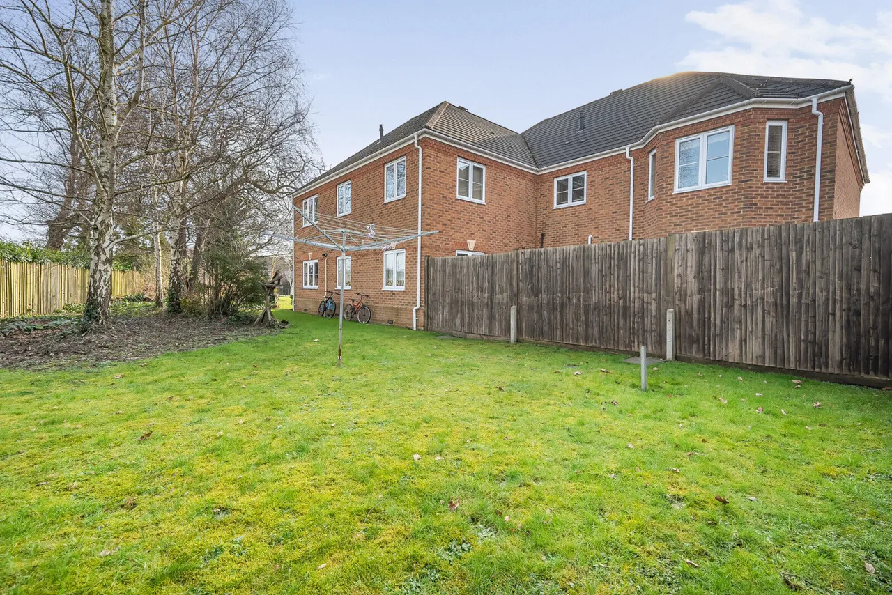 Little Horse Close, Earley, RG6, photo 15