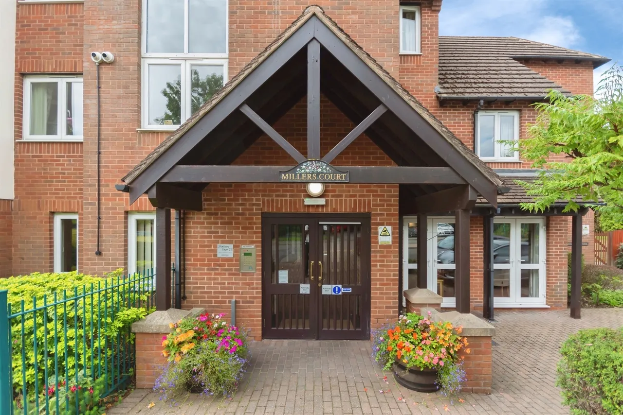 Haslucks Green Road, Shirley, Solihull, photo 2