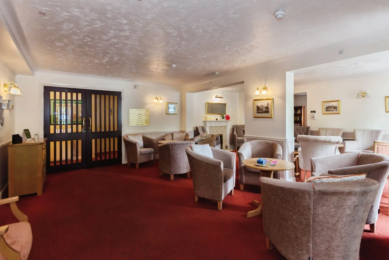 Haslucks Green Road, Shirley, Solihull, photo 5