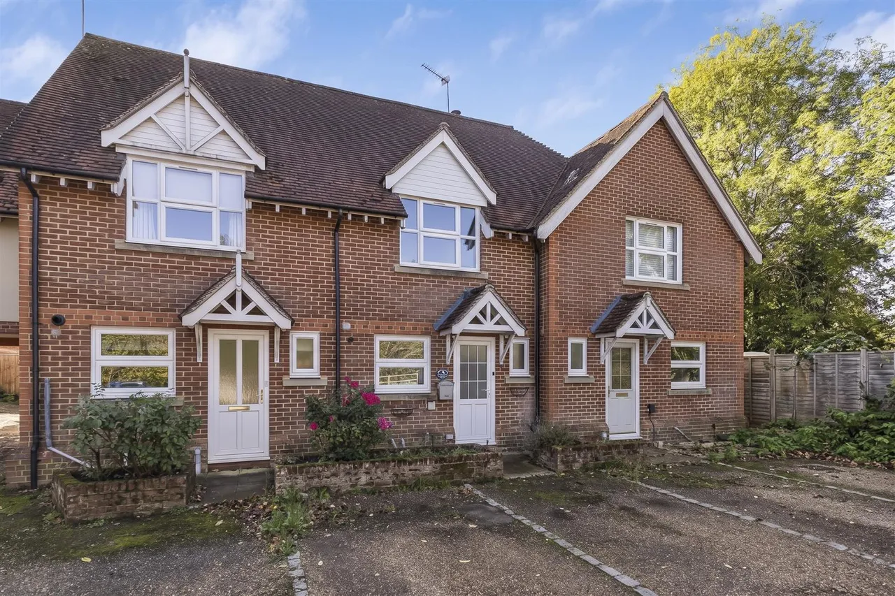2 bed house for sale, Claywall Cottages, Steeple Bumpstead, CB9