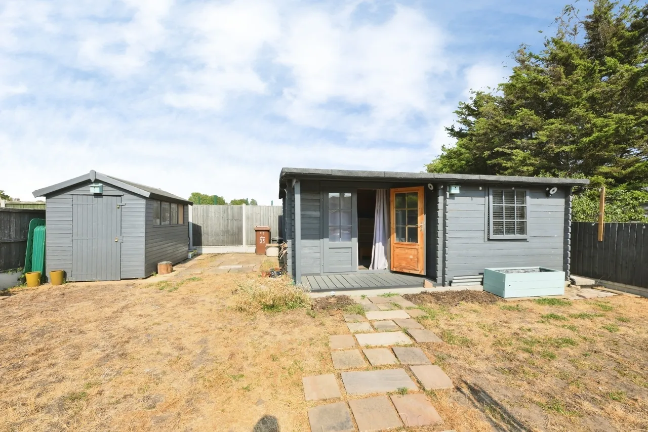 Hall Avenue, Aveley, South Ockendon, Essex, RM15, photo 15
