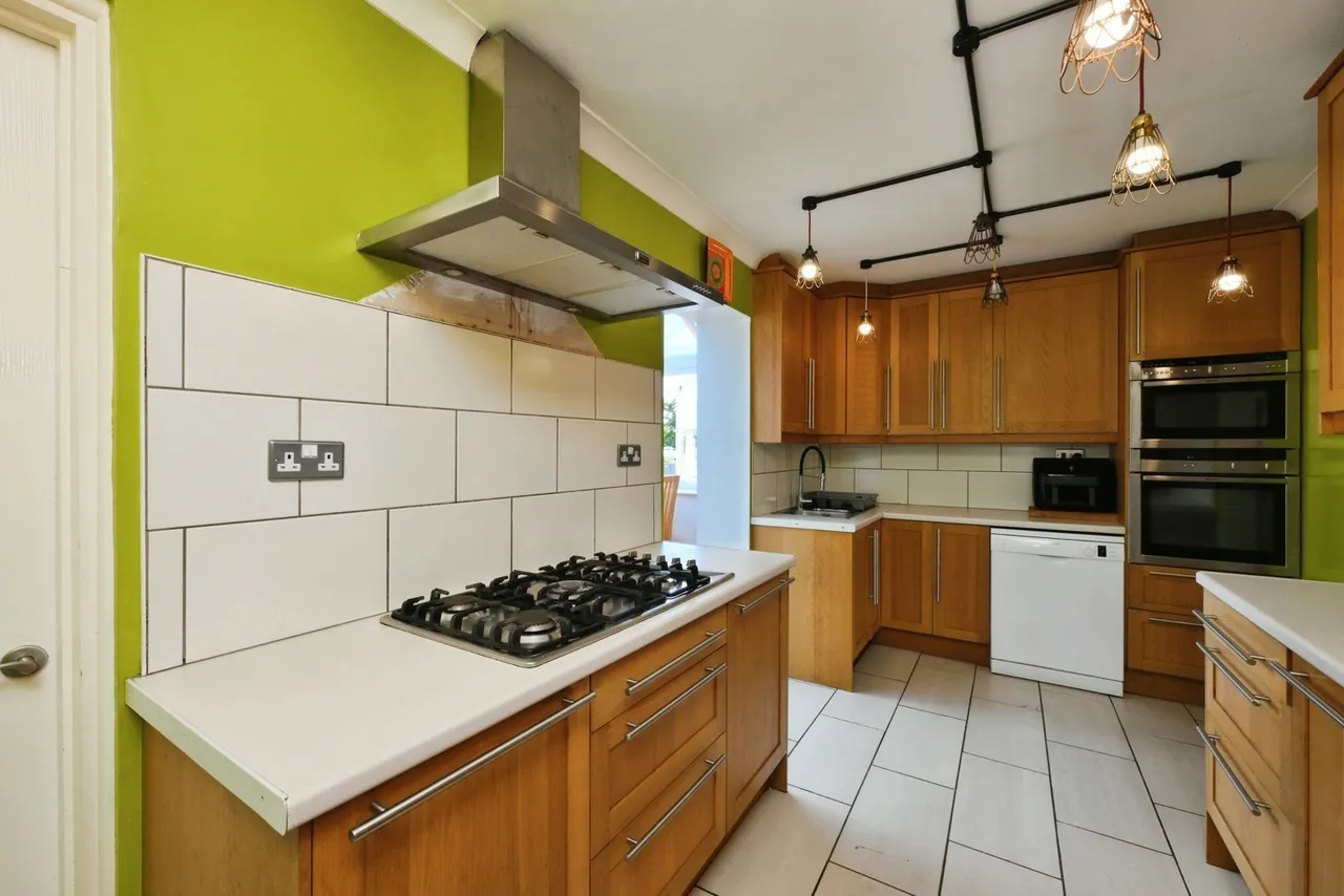 Hall Avenue, Aveley, South Ockendon, Essex, RM15, photo 4