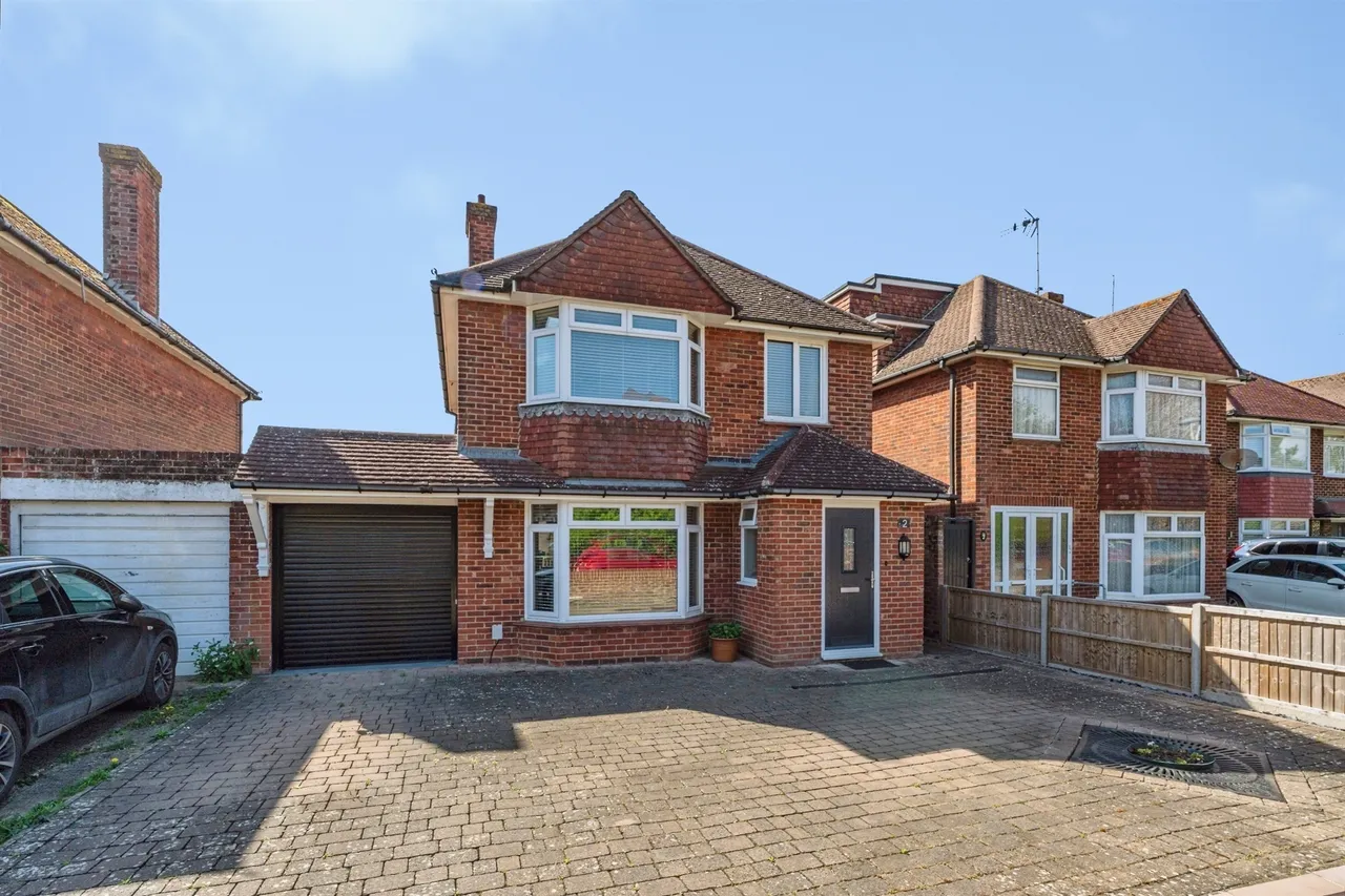 4 bed house for sale, Drake Avenue, Goring-By-Sea, BN12