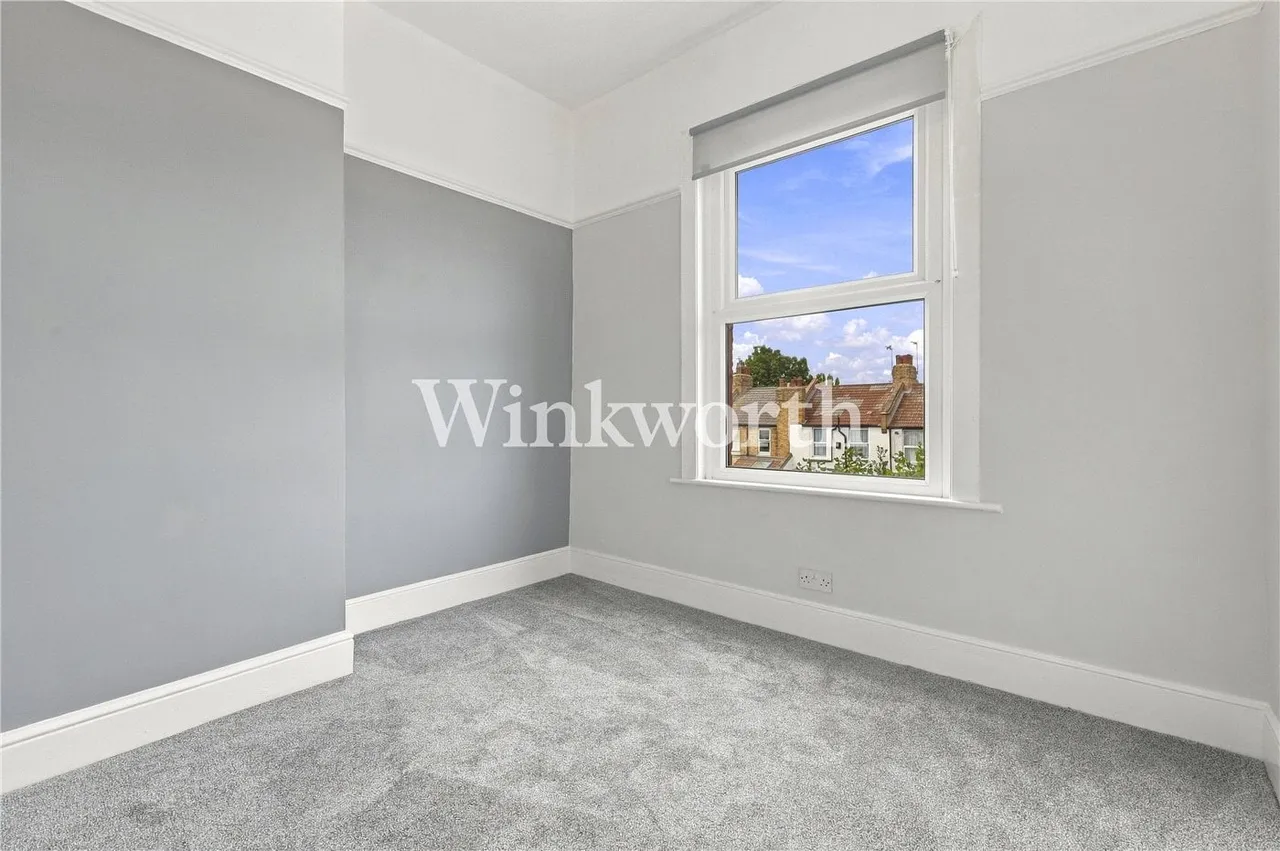 Tottenhall Road, London, N13, photo 6