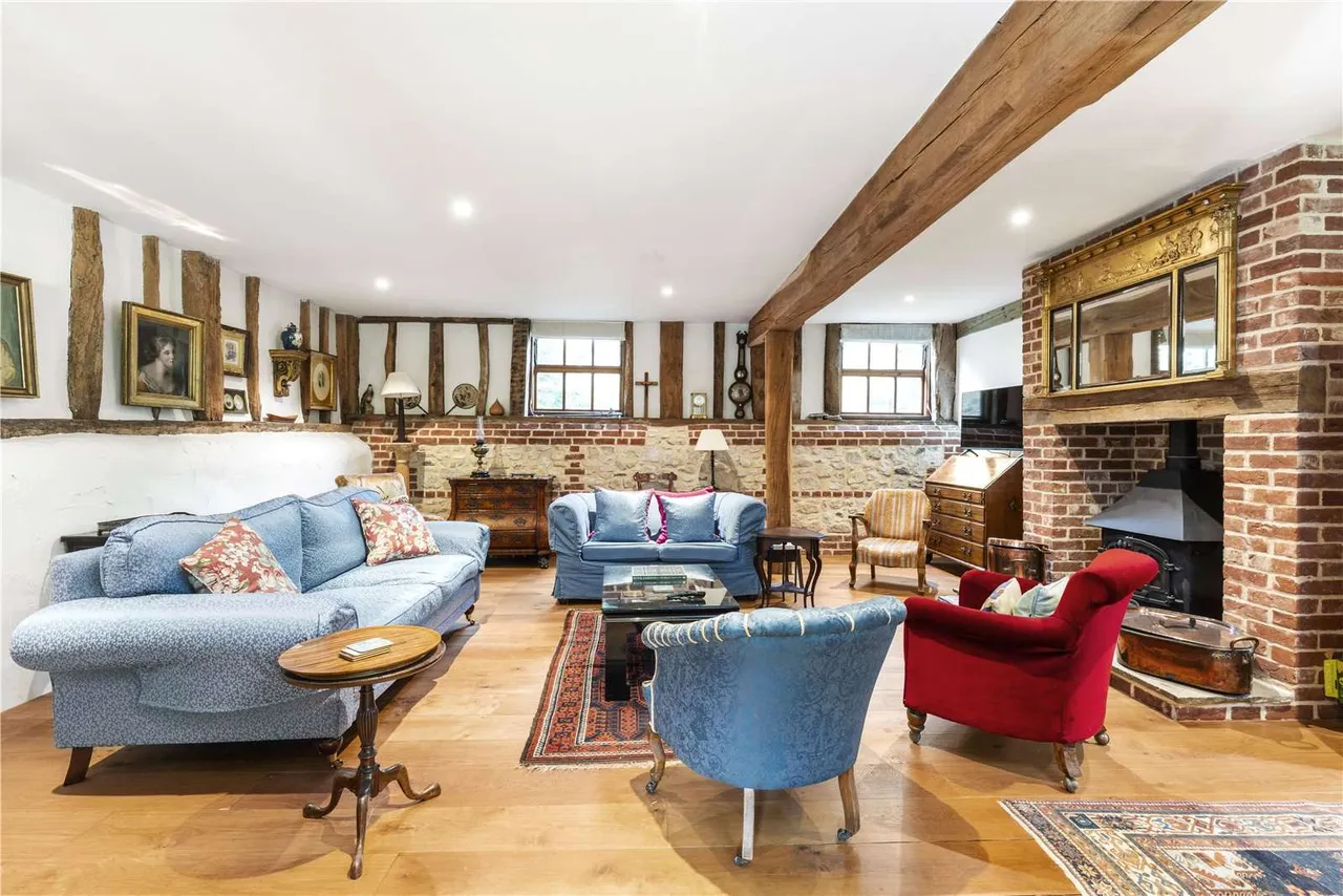 Elstead Road, Seale, Farnham, Surrey, GU10 1HU, photo 5