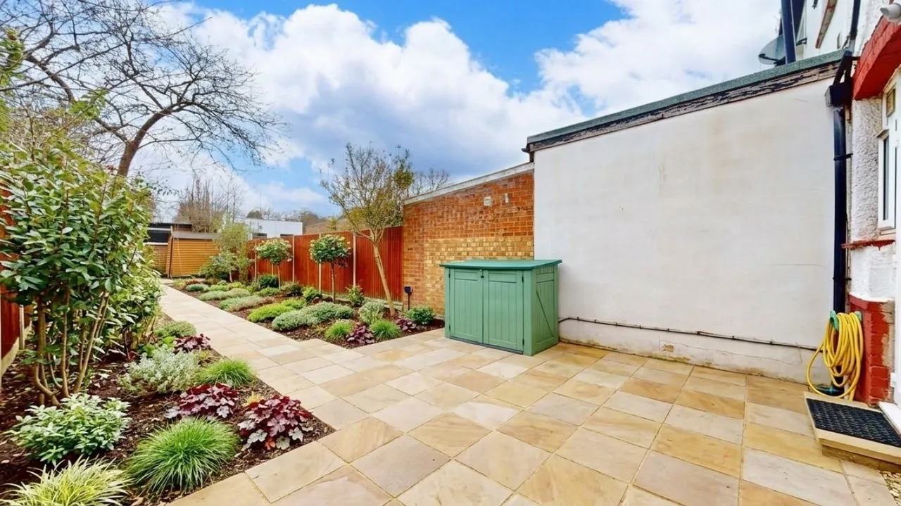 Kings Avenue, Greenford, UB6, photo 18