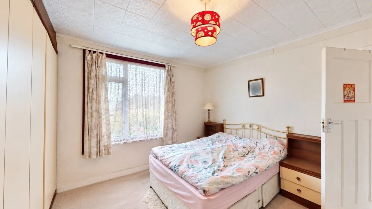 Kings Avenue, Greenford, UB6, photo 13