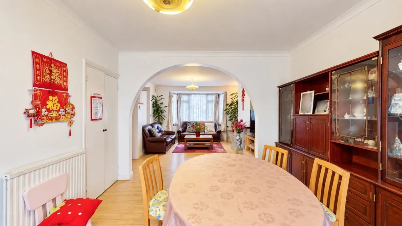 Kings Avenue, Greenford, UB6, photo 6