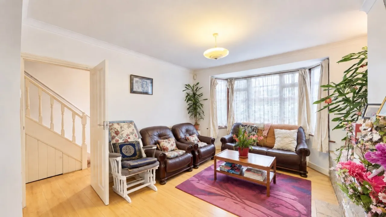 Kings Avenue, Greenford, UB6, photo 5
