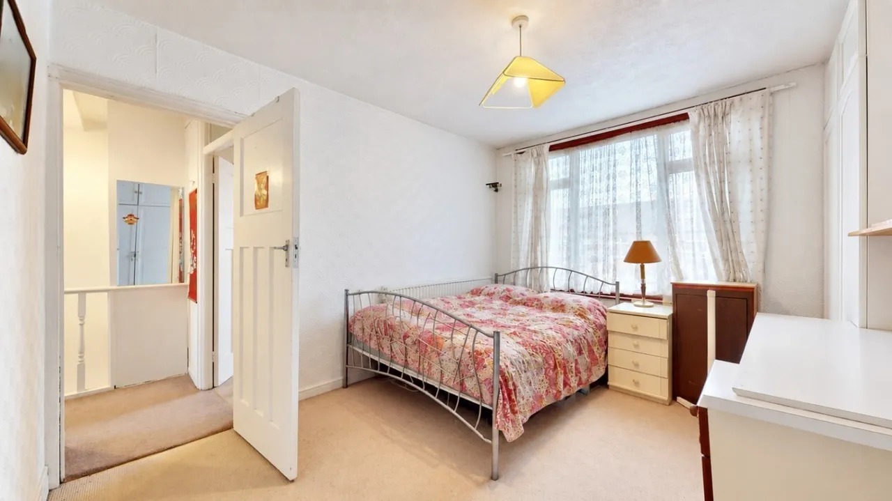 Kings Avenue, Greenford, UB6, photo 12