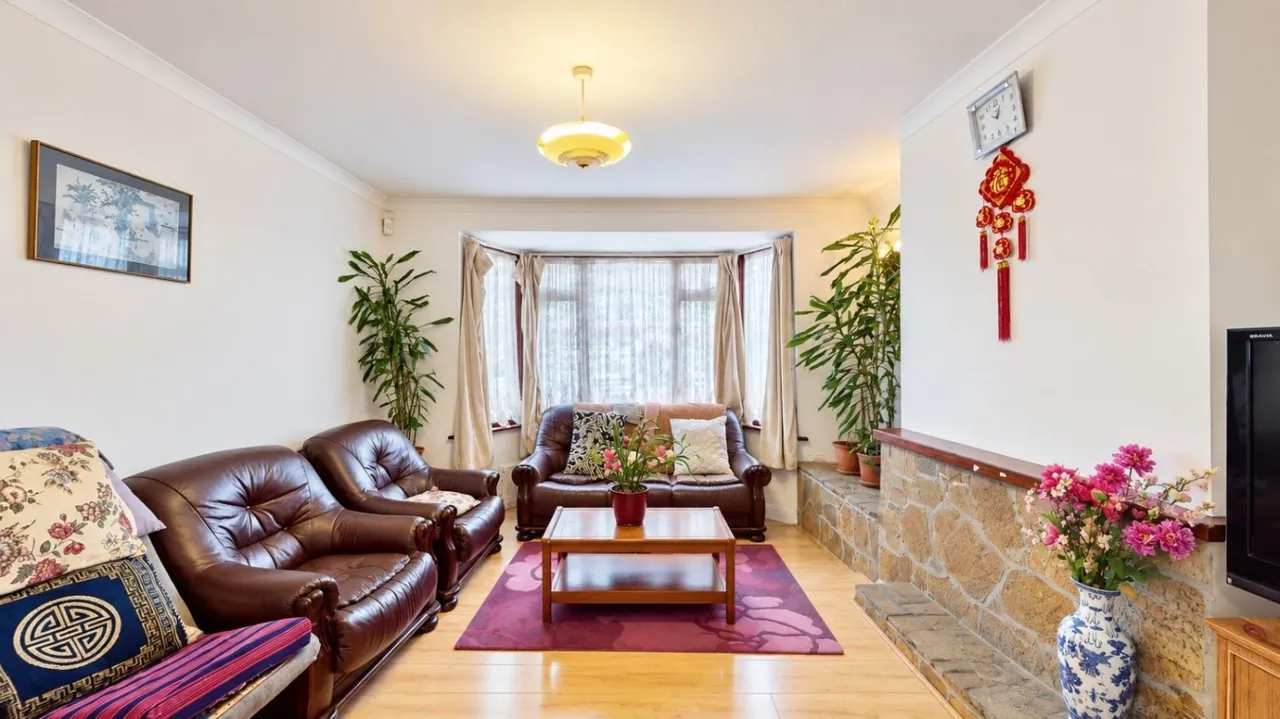 Kings Avenue, Greenford, UB6, photo 4
