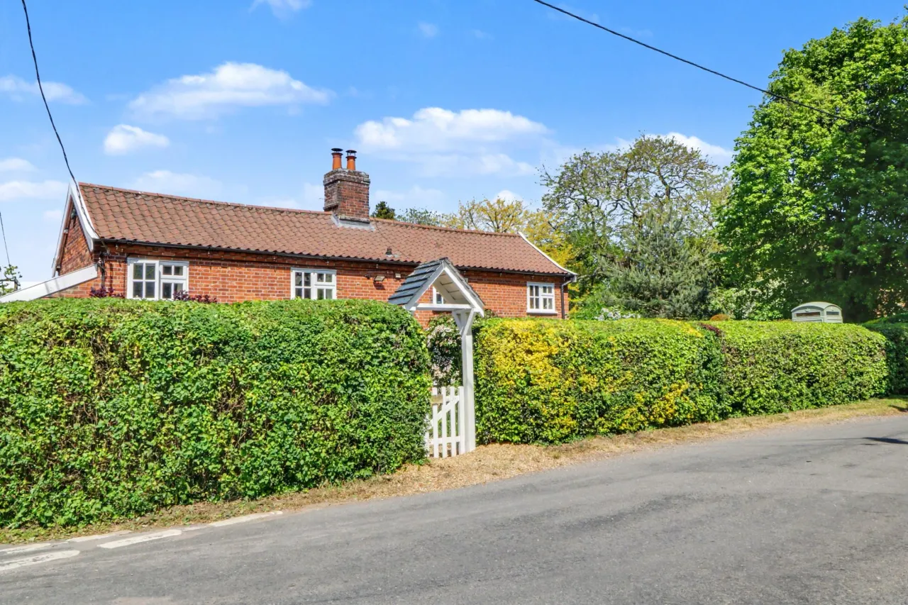 Low Road, Tasburgh, photo 28