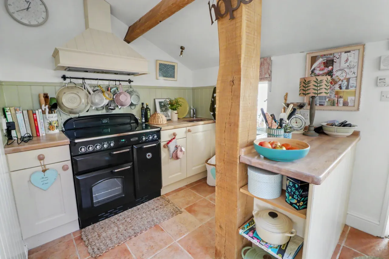 Low Road, Tasburgh, photo 13