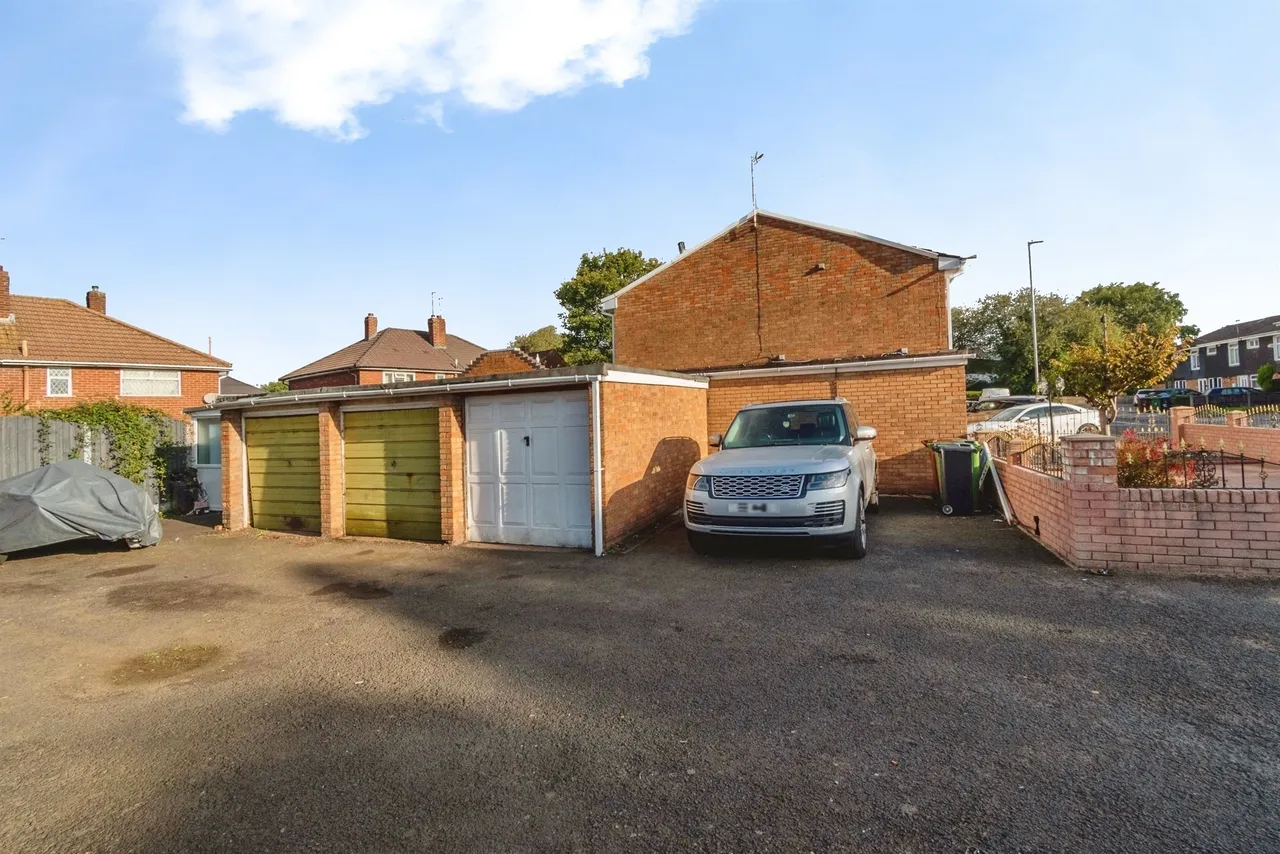 Johnson Close, Wednesbury, WS10, photo 18