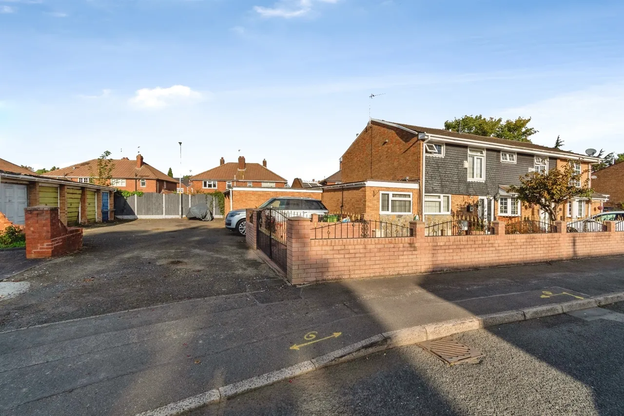 Johnson Close, Wednesbury, WS10, photo 17