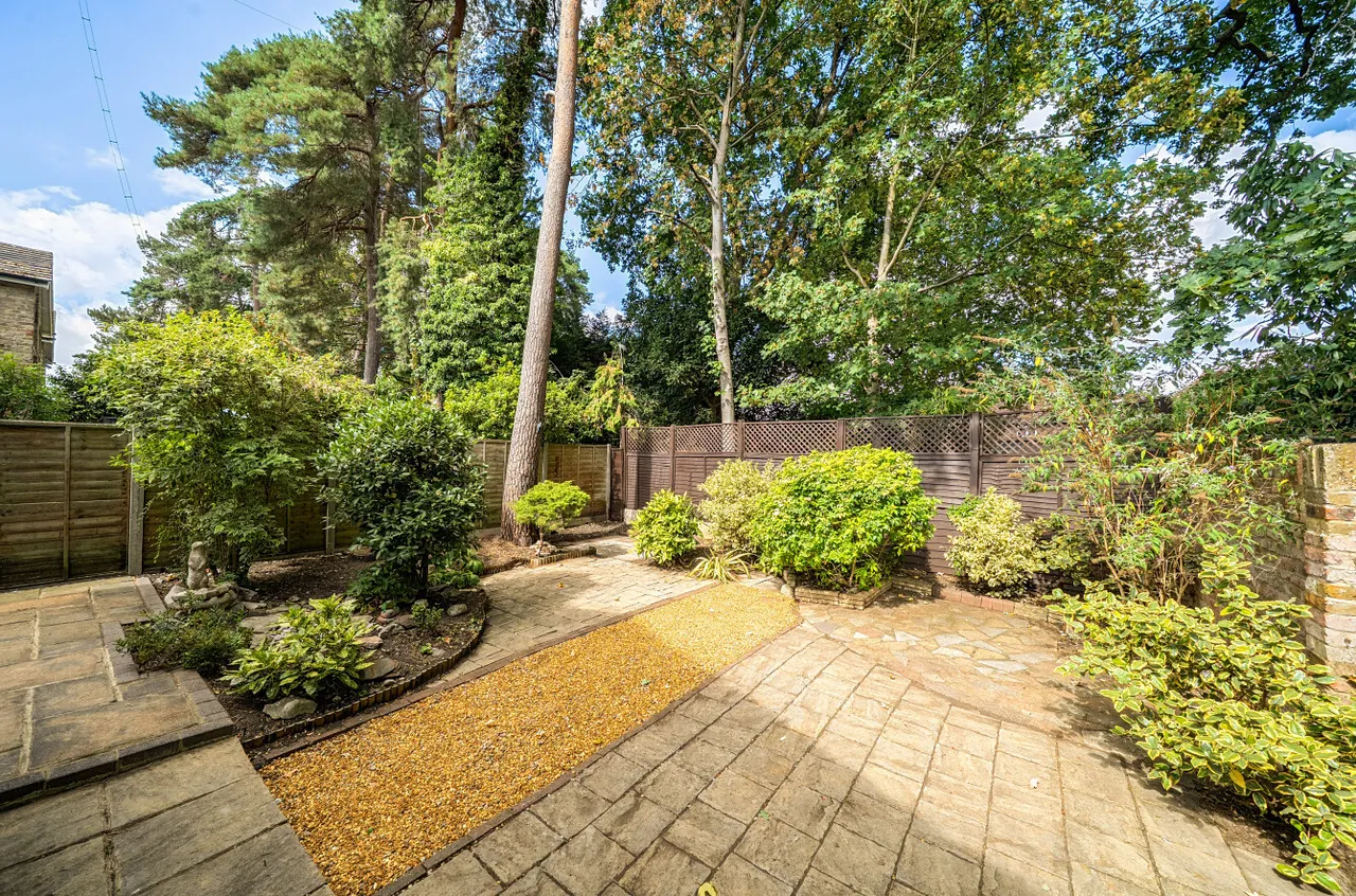 Coombe Drive, Fleet, Hampshire, GU51 3DY, photo 22
