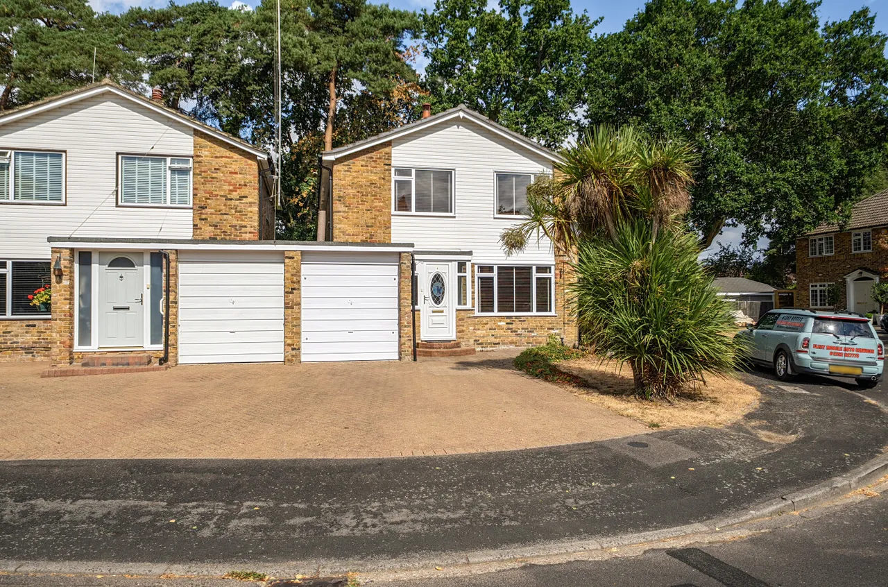Coombe Drive, Fleet, Hampshire, GU51 3DY, photo 25