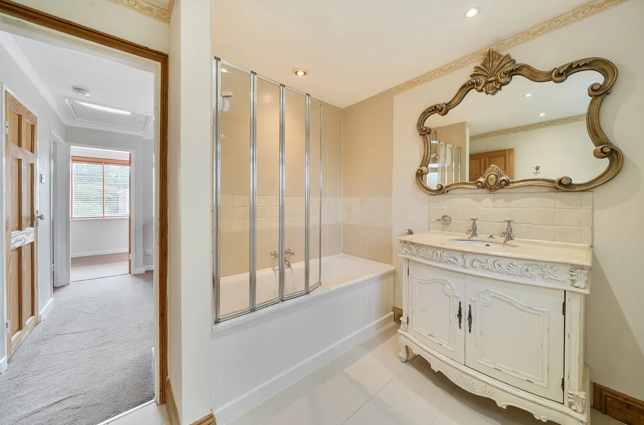 Coombe Drive, Fleet, Hampshire, GU51 3DY, photo 15