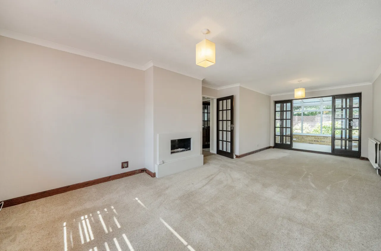 Coombe Drive, Fleet, Hampshire, GU51 3DY, photo 2