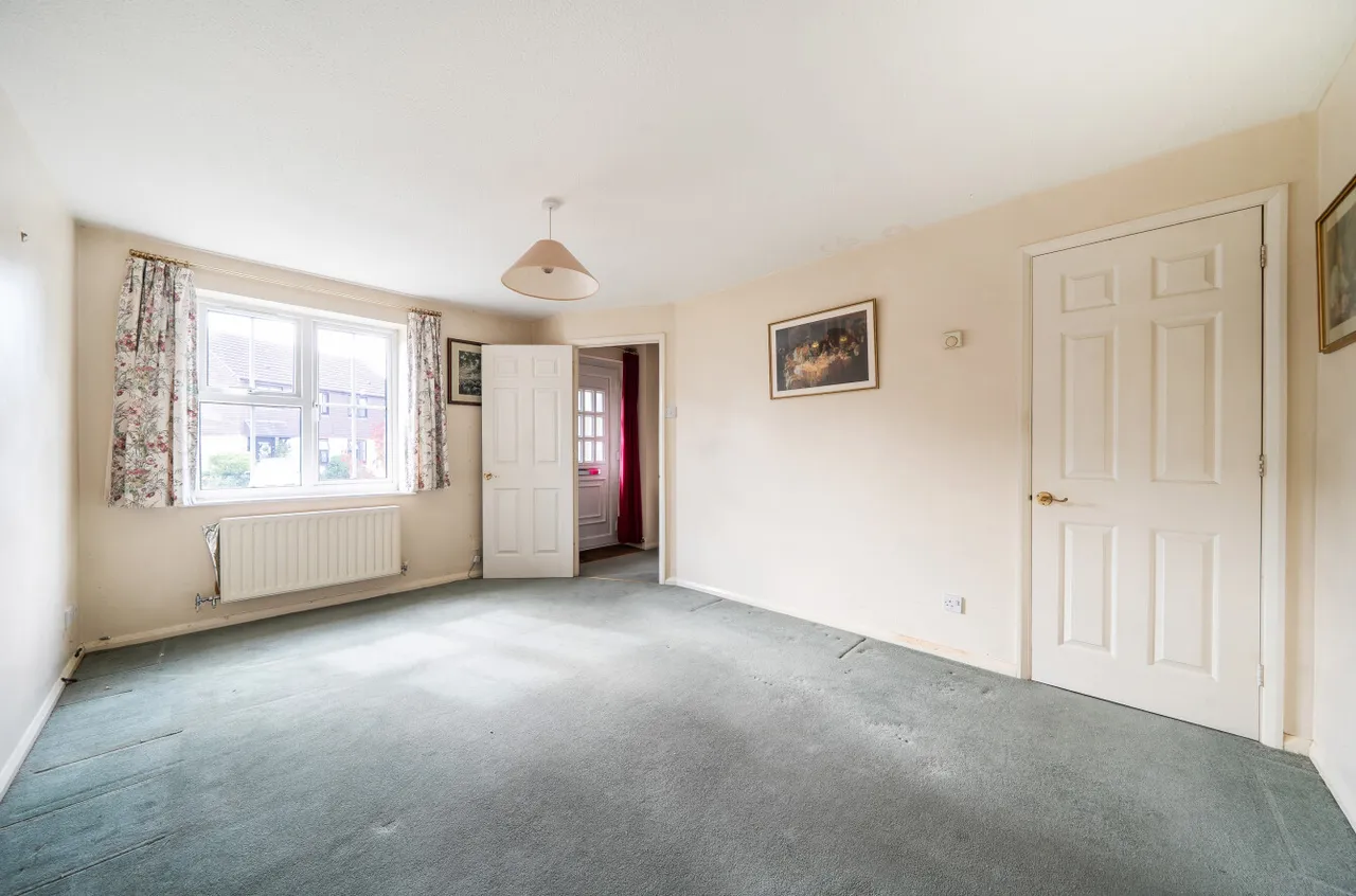 Viburnum Court, West End, Woking, Surrey, GU24 9PQ, photo 2