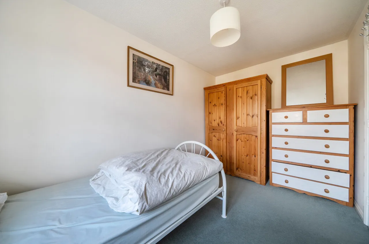 Viburnum Court, West End, Woking, Surrey, GU24 9PQ, photo 15