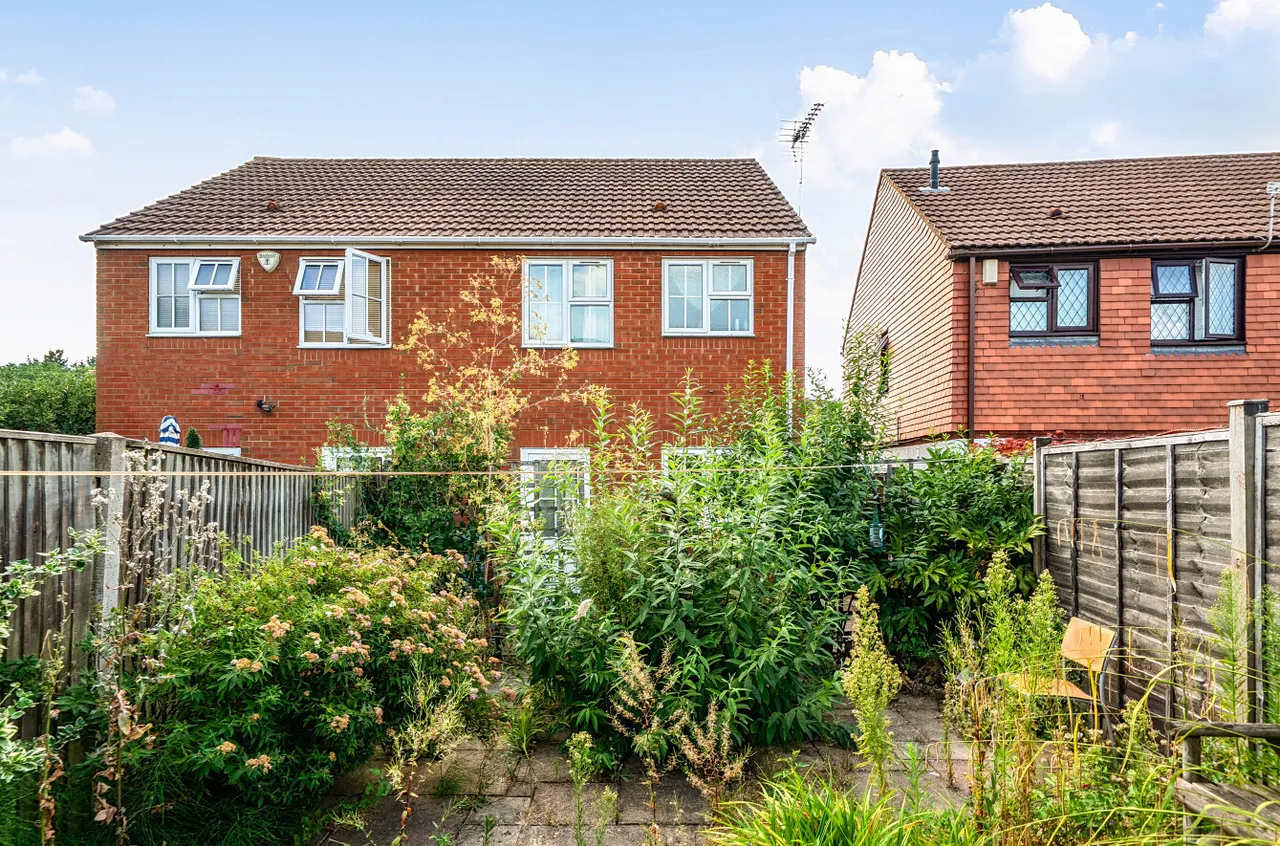Viburnum Court, West End, Woking, Surrey, GU24 9PQ, photo 17