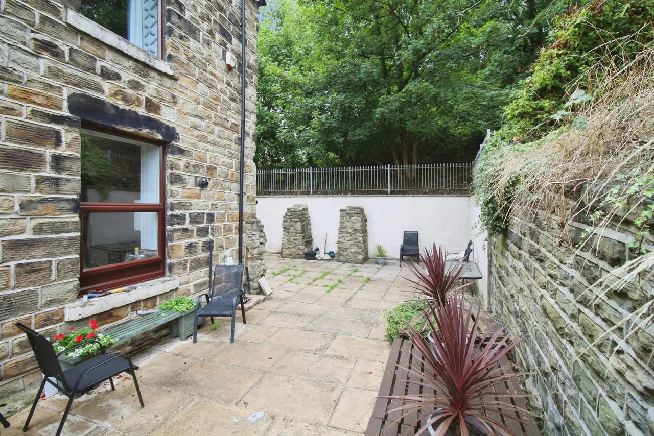 Woodville Road, Dewsbury, WF12, photo 12