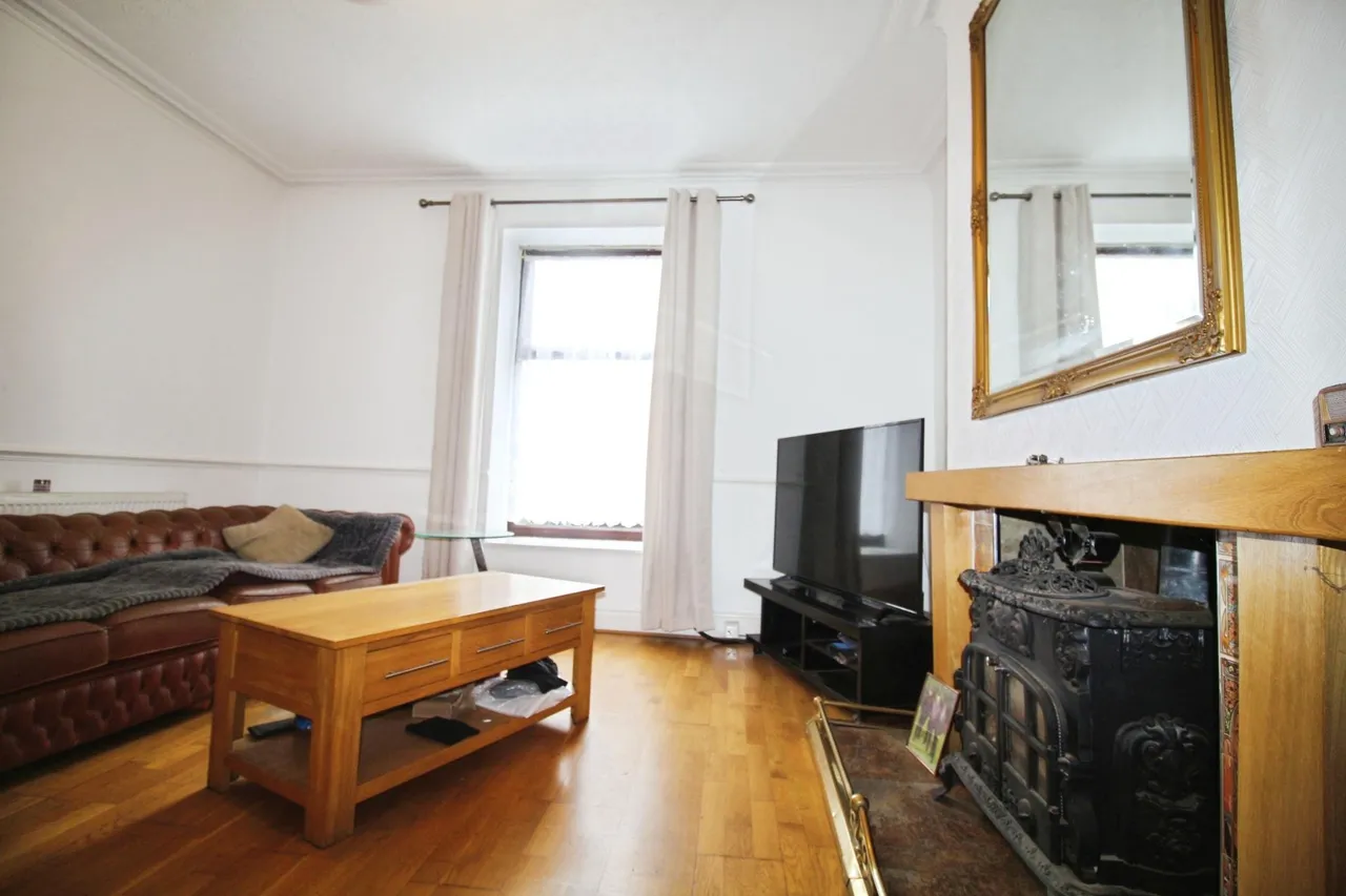 Woodville Road, Dewsbury, WF12, photo 4