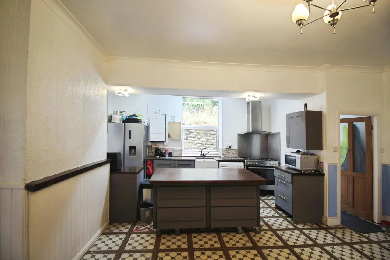 Woodville Road, Dewsbury, WF12, photo 5