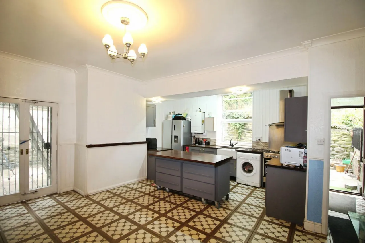 Woodville Road, Dewsbury, WF12, photo 3
