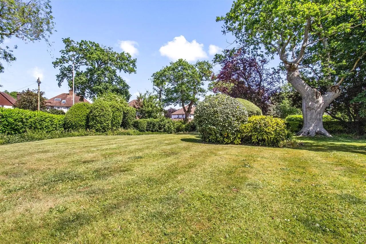 Eaton Court,, Gorse Avenue, Worthing, photo 13
