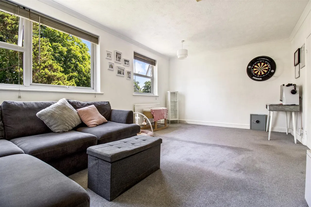 Eaton Court,, Gorse Avenue, Worthing, photo 4