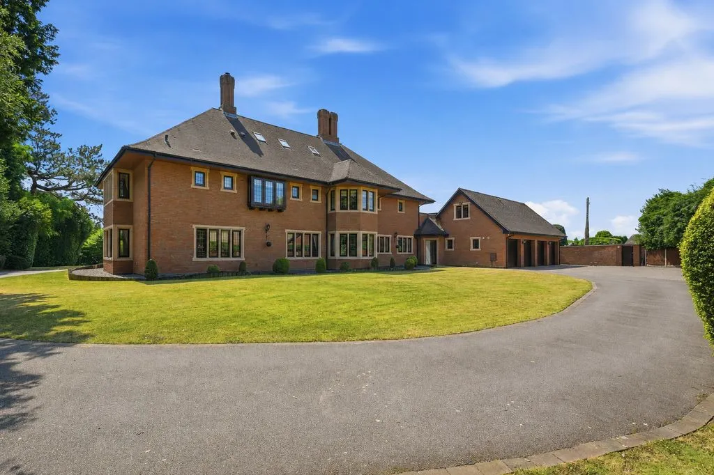 Uttoxeter Road, Hill Ridware, WS15, photo 4