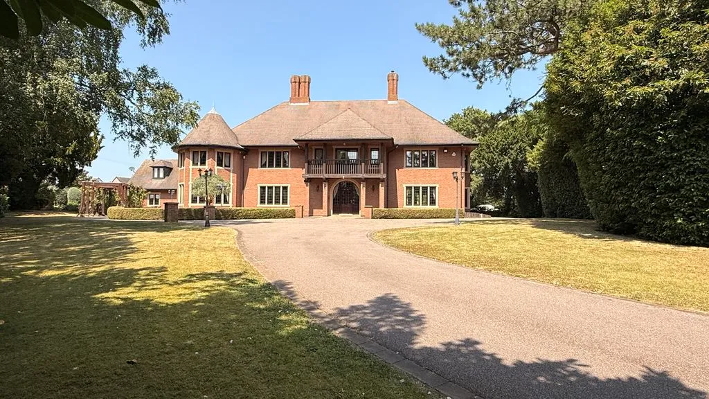 7 bed house for sale, Uttoxeter Road, Hill Ridware, WS15
