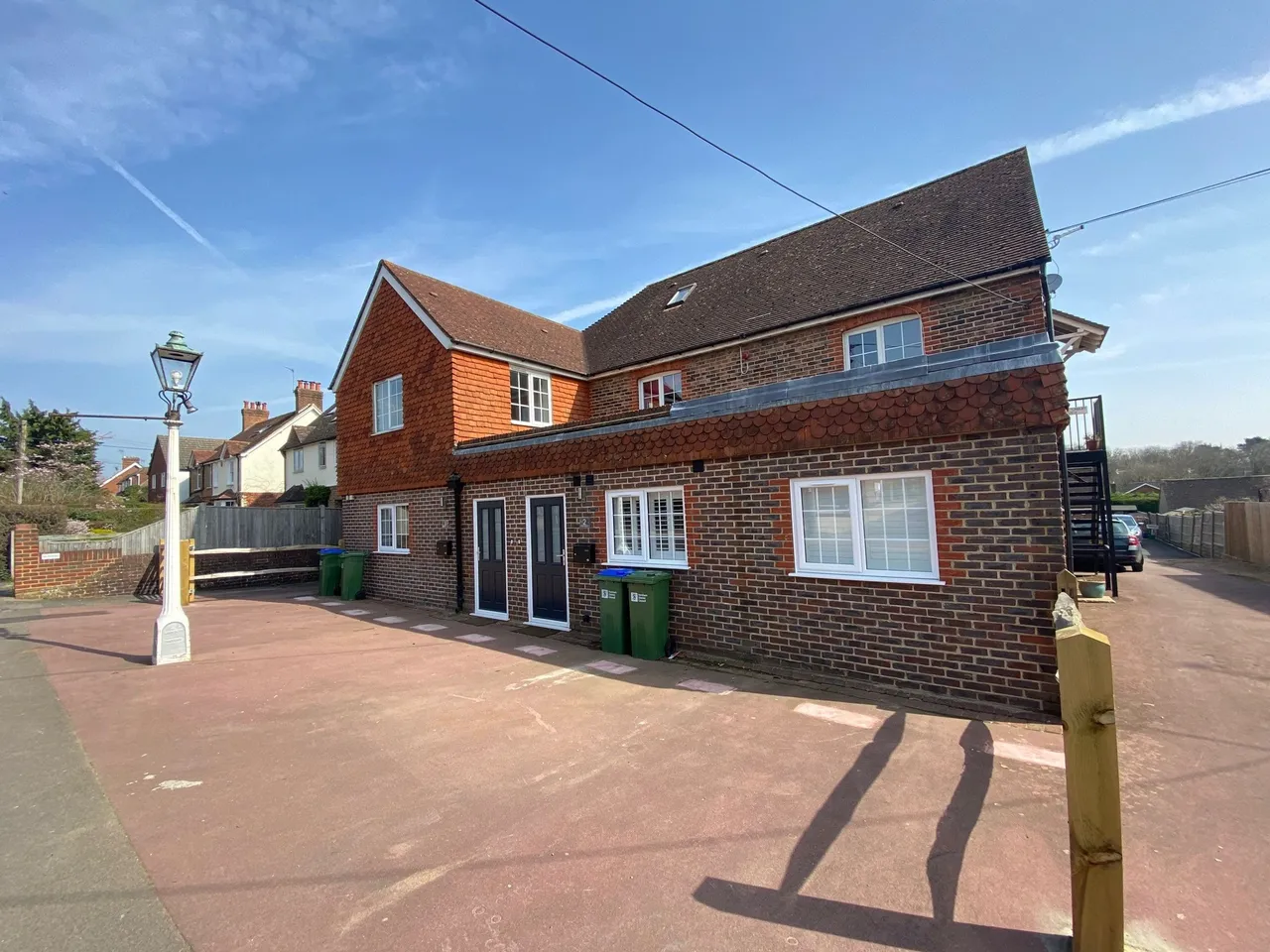 2 bed flat to rent, Church Street, Rudgwick, RH12
