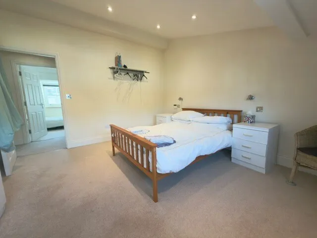 St. Georges Place, BA1, photo 2