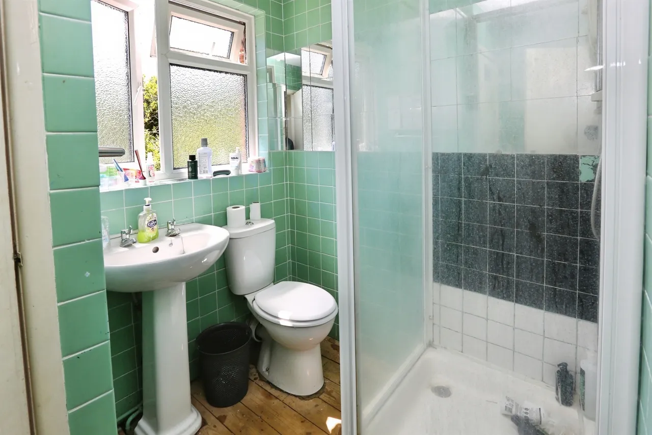 Pretoria Road, Hedge End, Southampton, photo 11