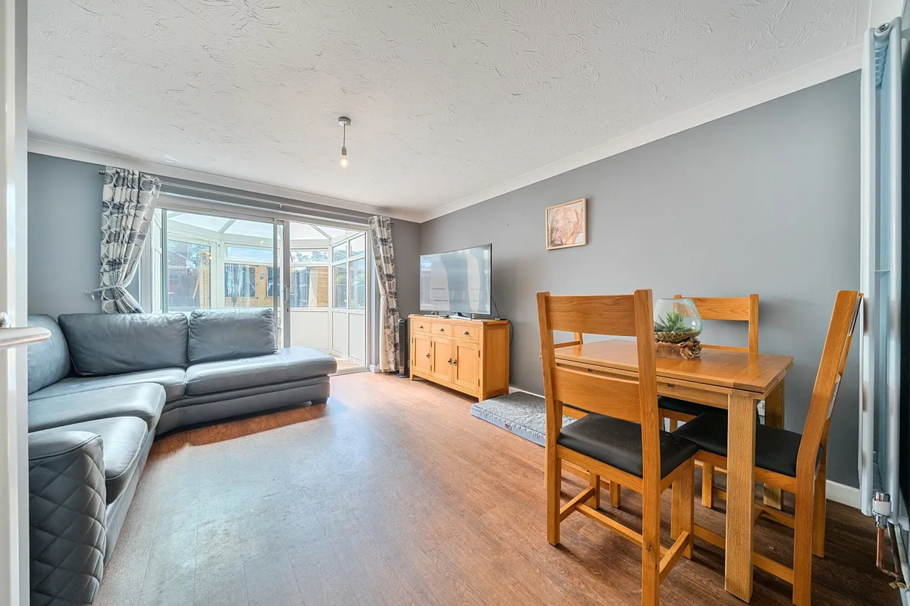 Byron Drive, DA8, photo 5