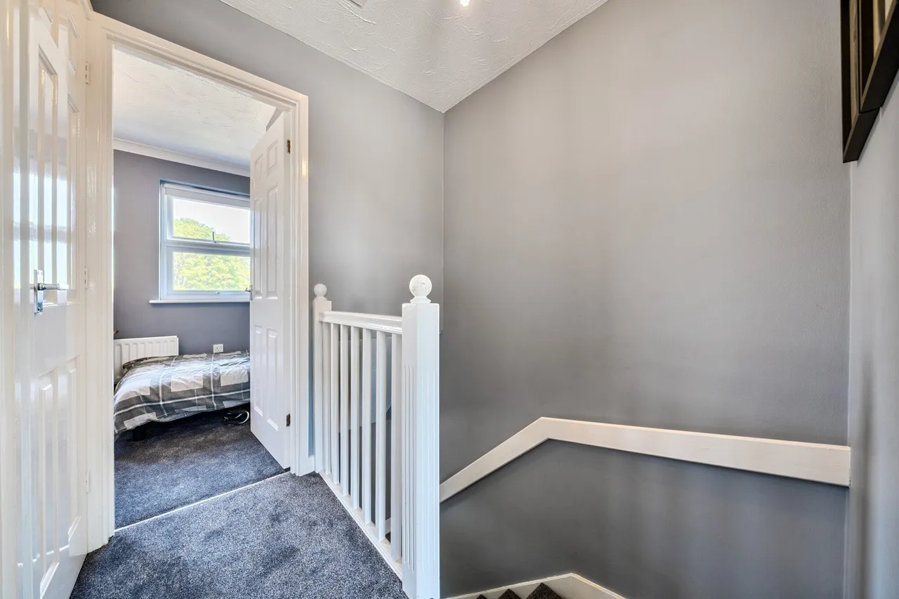 Byron Drive, DA8, photo 12
